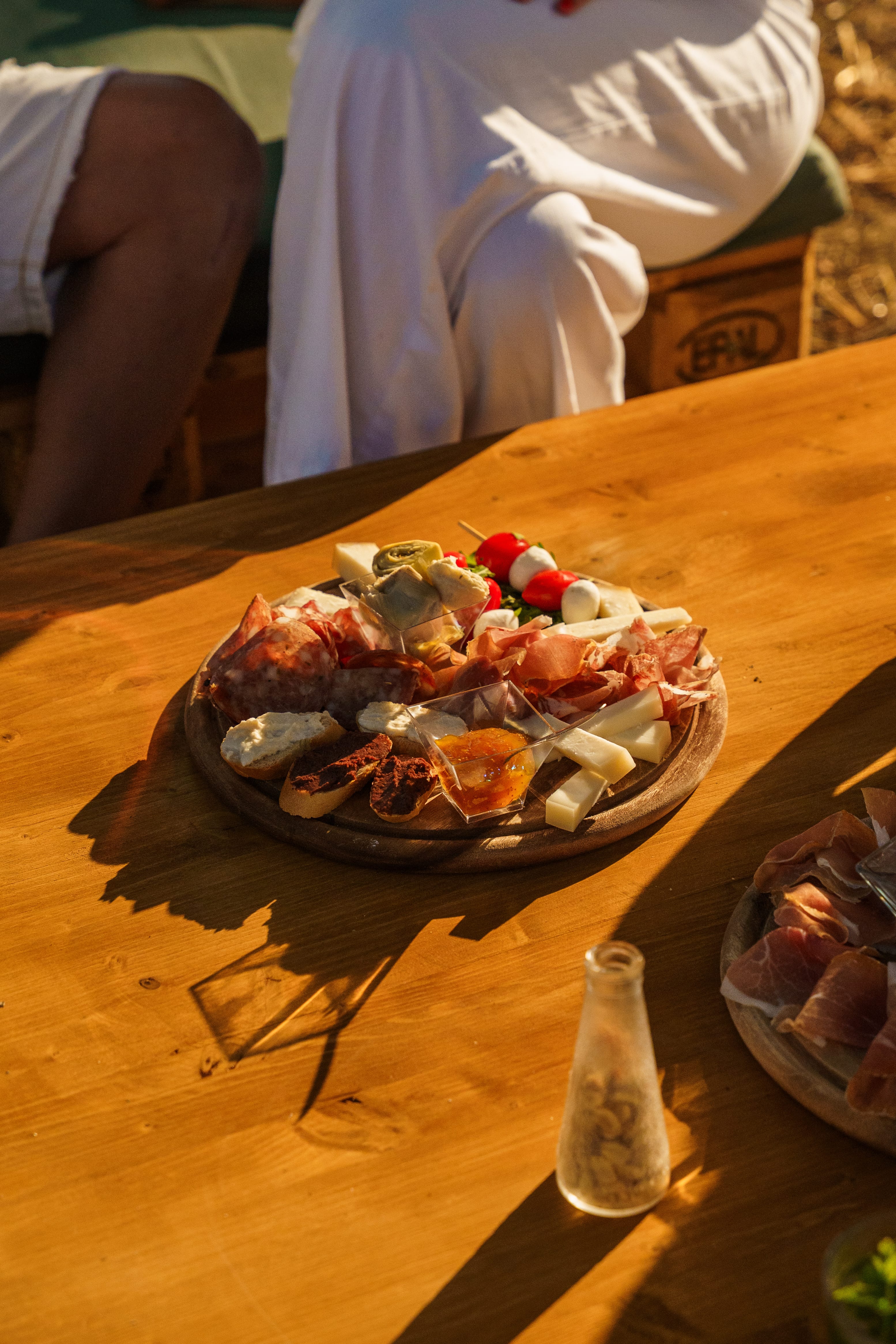 Tagliere di salumi e formaggi del territorio toscano